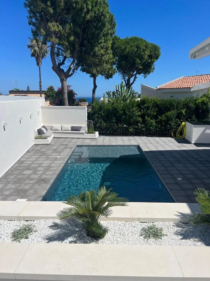 Villa Giuliana Luxury Home: Piscina, Solarium, Barbecue. A Pochi Passi Dal Mare Fontane Bianche